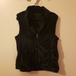 Black faux fur zip vest, sz L